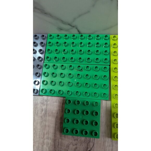 LEGO Duplo Building Plates Set 5 Pieces Green & Lime flat plates - Picture 3 of 9